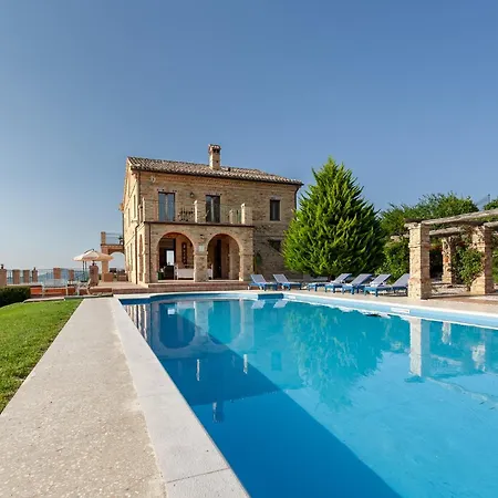 빌라 Broad Lea - Private Pool & Amazing Landscape View Smerillo