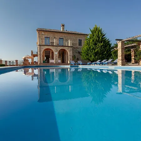 빌라 Broad Lea - Private Pool & Amazing Landscape View Smerillo